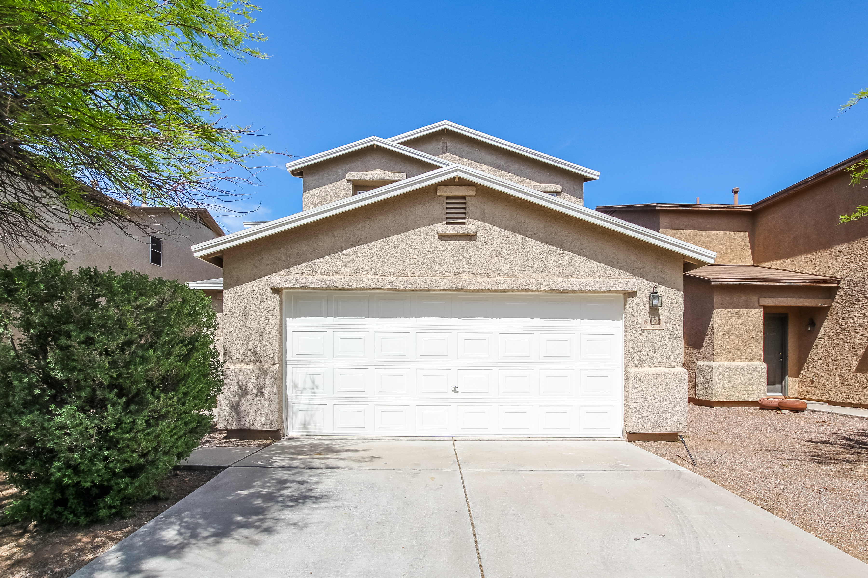 6193 E Stonechat Dr Tucson, AZ 85756